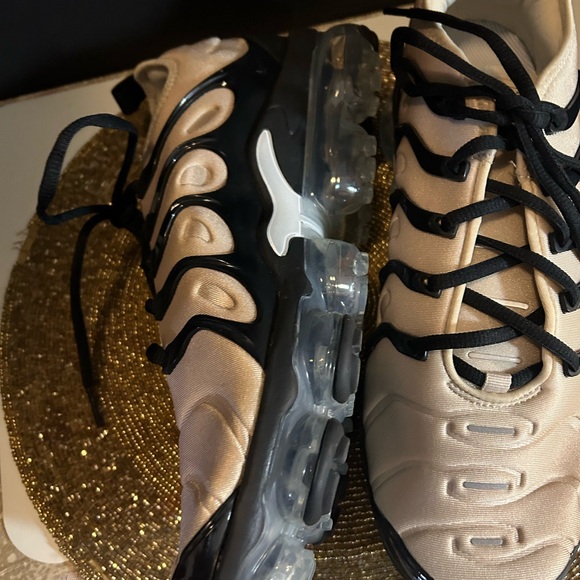 Nike Air Vapor Max Plus - Picture 5 of 8